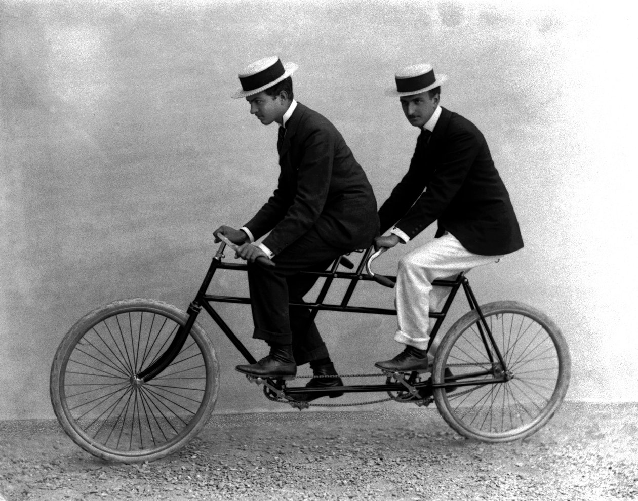 To menn på en tandem, Firenze, 1895 (glassplate) av Fratelli Alinari Fratelli Alinari