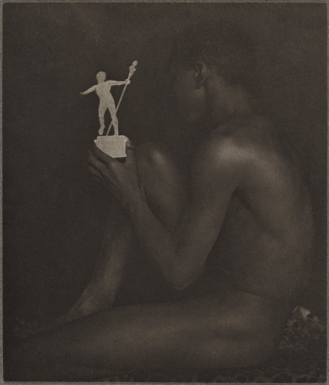 Ibenholt og elfenben, 1899. av Fred Holland Day