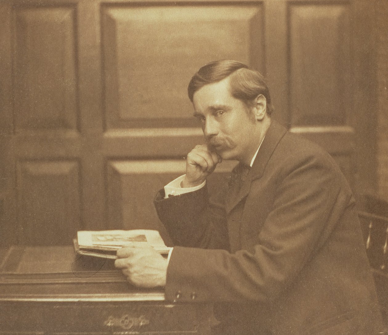 Portrettfotografi av Herbert George Wells (1866-1946) av Frederick Hollyer (1837-1933) 1903 (sepiafoto) av Frederick Hollyer