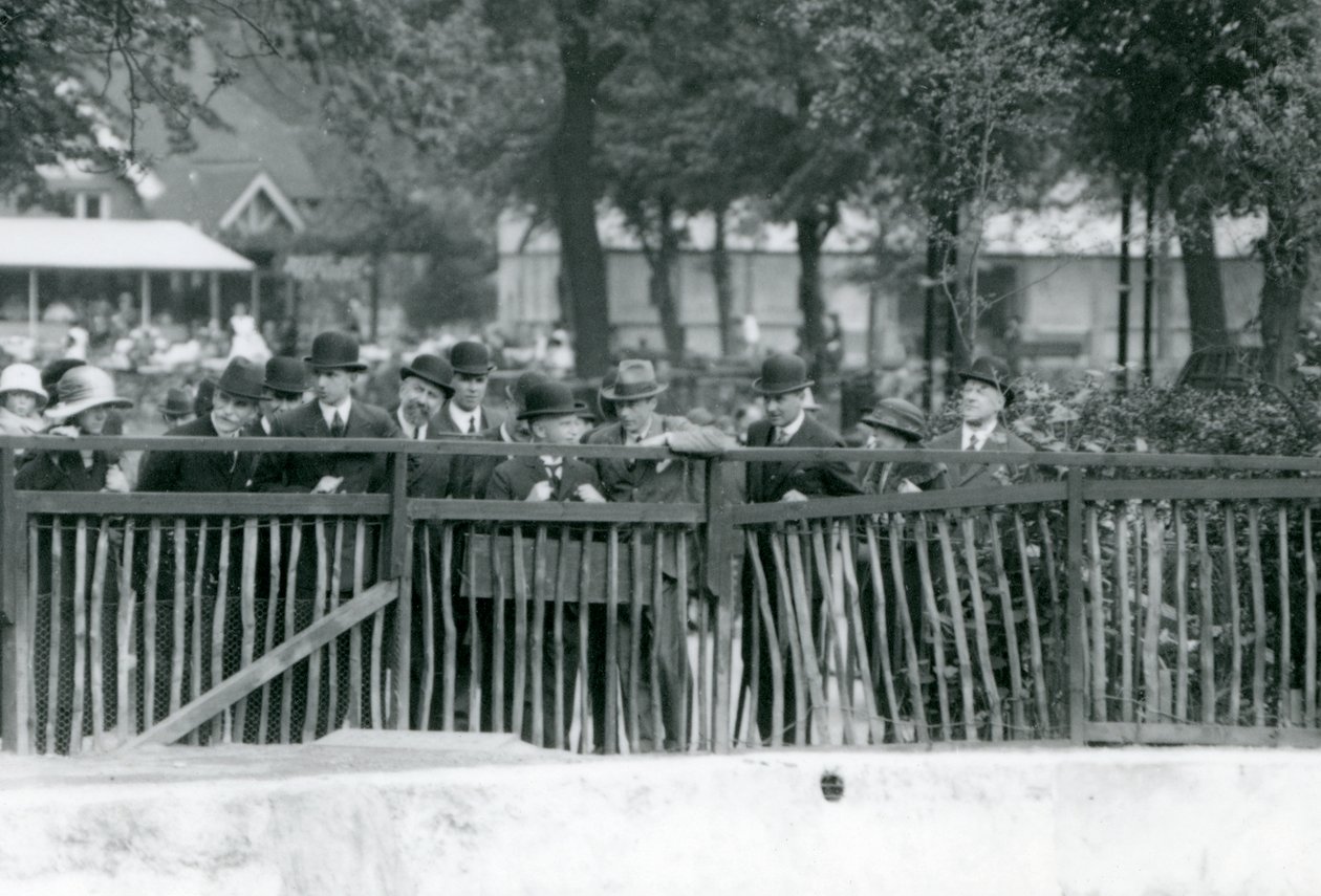 Kongen av Italia, Victor Emmanuel III, besøkte London Zoo i 1924 av Frederick William Bond
