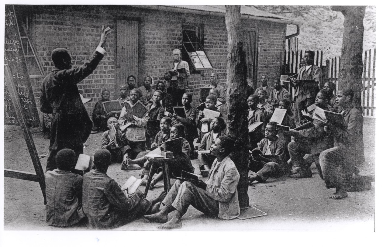 En friluftsskole i fransktalende Afrika, før 1914 av French Photographer