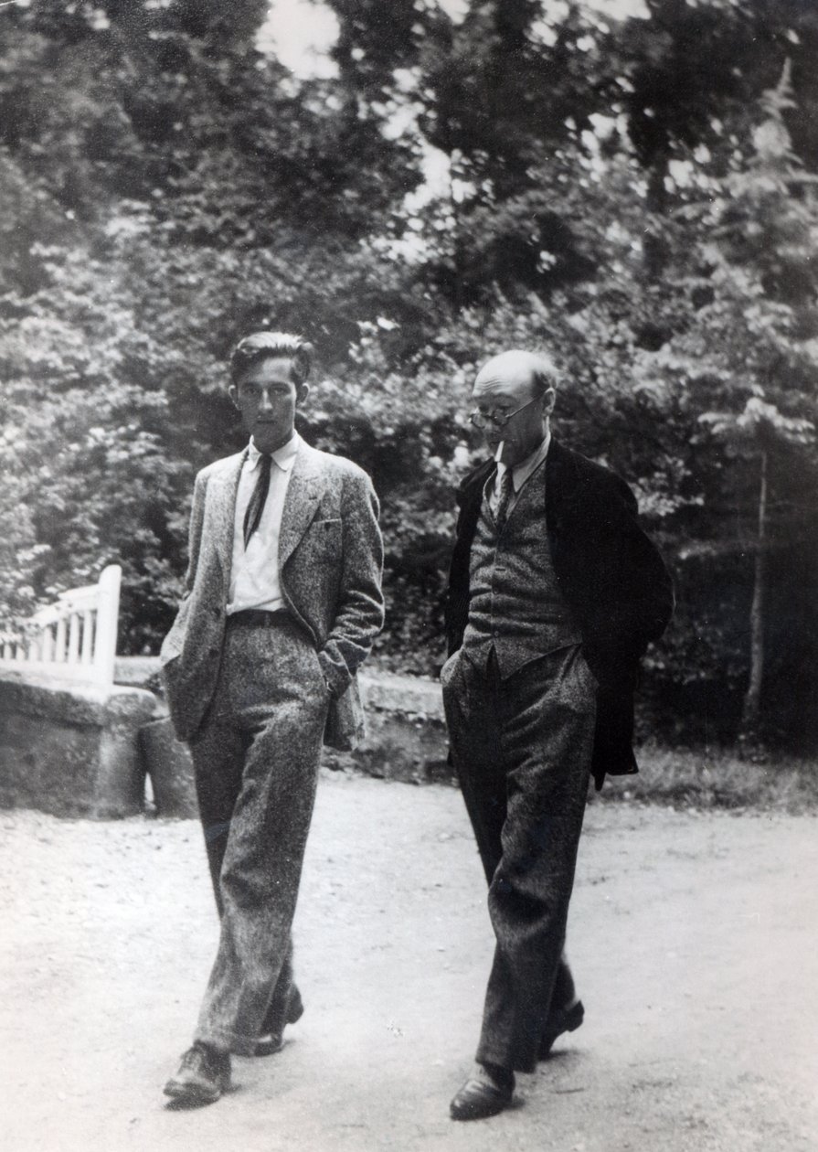 Andre Gide og Marc Schlumberger på Pontigny for en av de årlige Decades de Pontigny, ca. 1930 av French Photographer