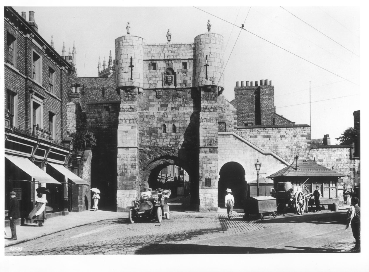 Bootham Bar, York, ca. 1900 av French Photographer
