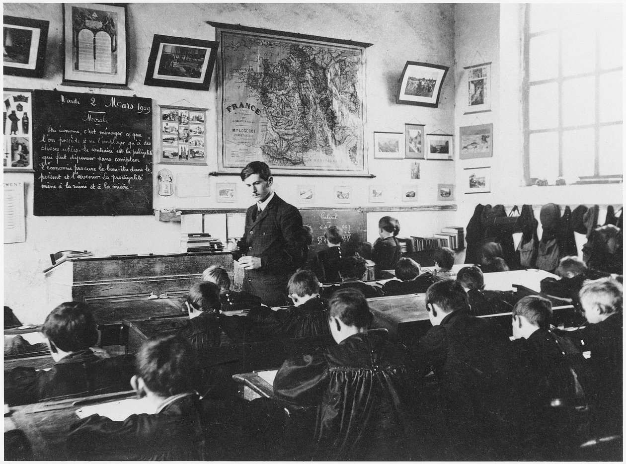 Klasse i en barneskole, Orme, 2. mars 1909 av French Photographer