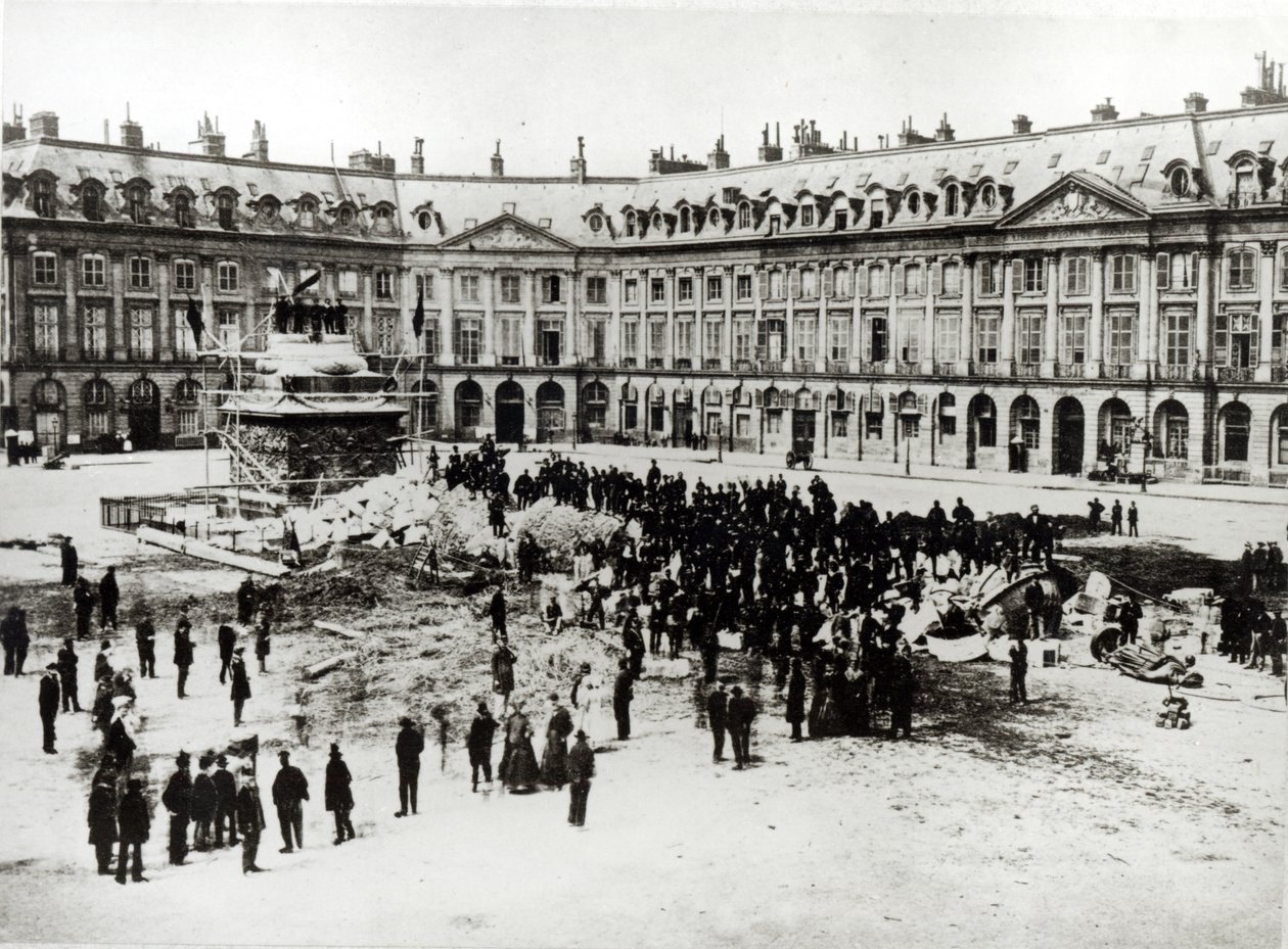 Ødeleggelse av Vendome-søylen under kommunen, 1871 av French Photographer