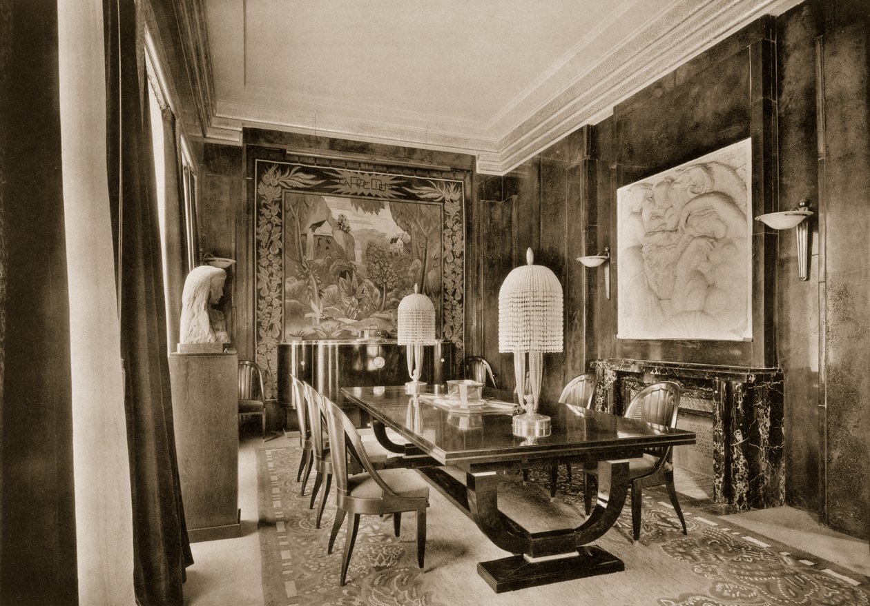 Spisestue, designet av Jacques-Emile Ruhlmann, fra Ensembles Mobiliers II, 1925 av French Photographer