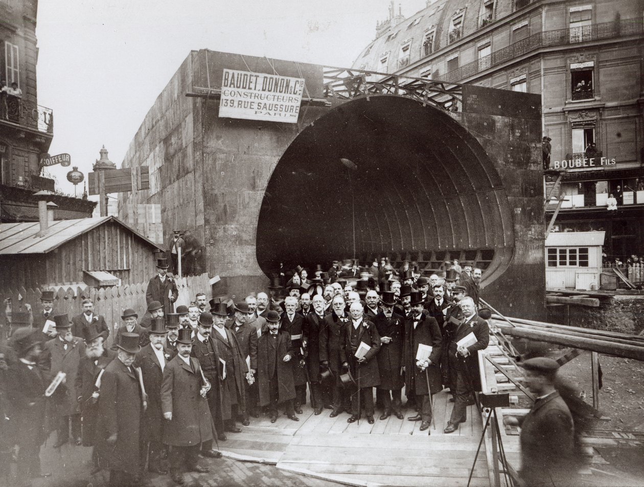 Engelsk delegasjon på besøk i Paris under byggingen av metroen, ca. 1905 av French Photographer
