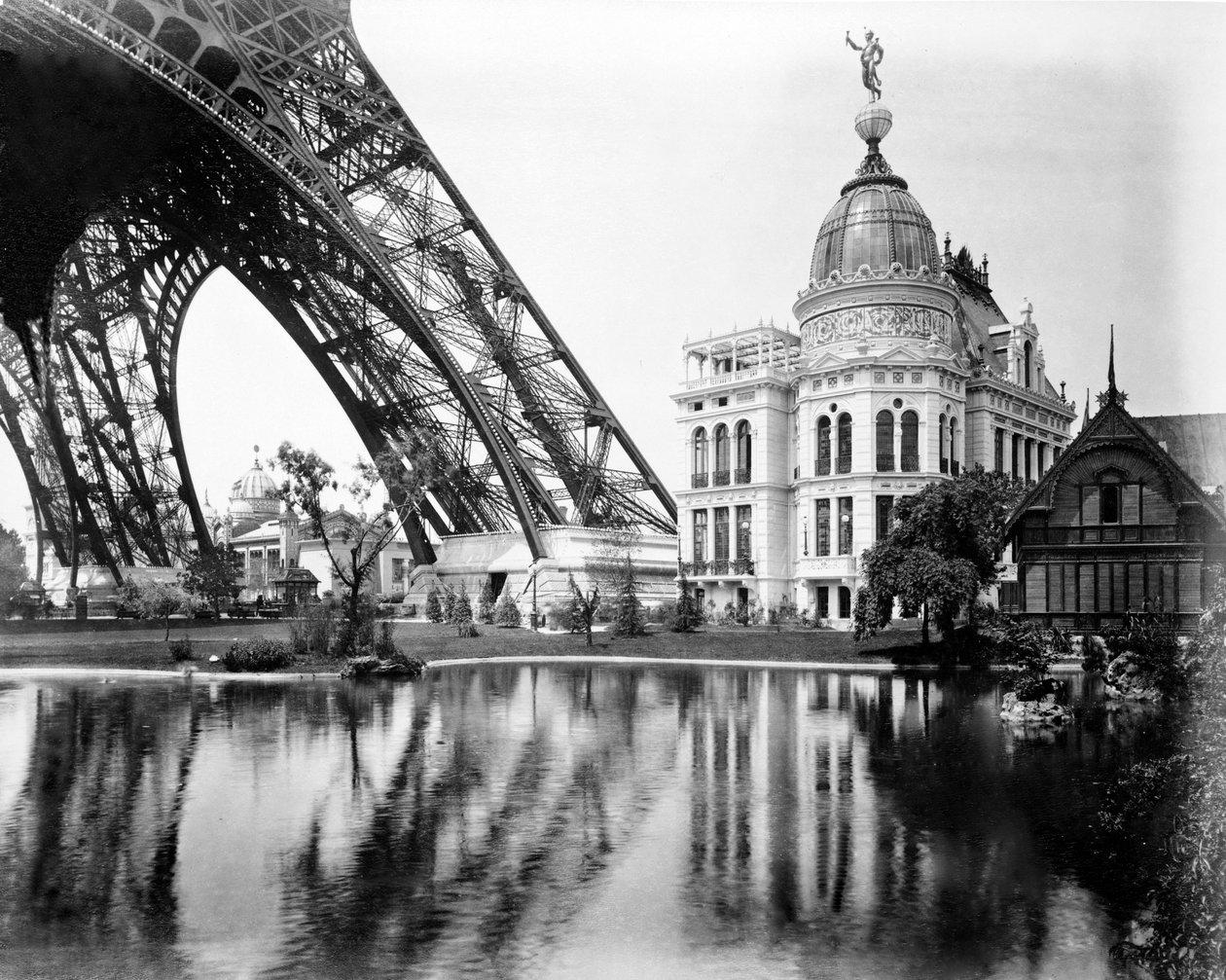 Gasspaviljong og svensk hytte, Paris-utstillingen, 1889 av French Photographer