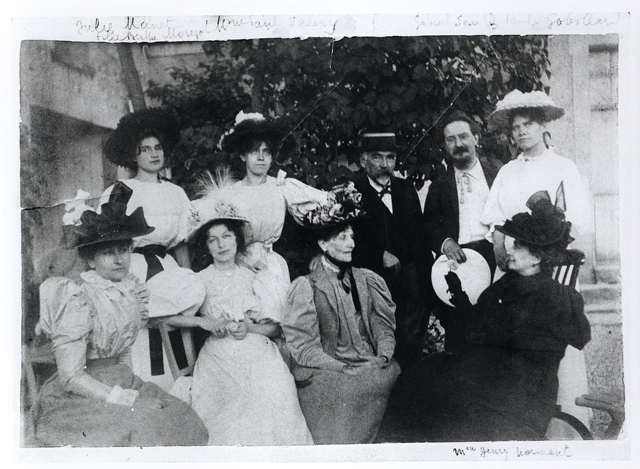 Gruppeportrett med Stephane Mallarme (1842-98), sommer eller høst 1896 av French Photographer