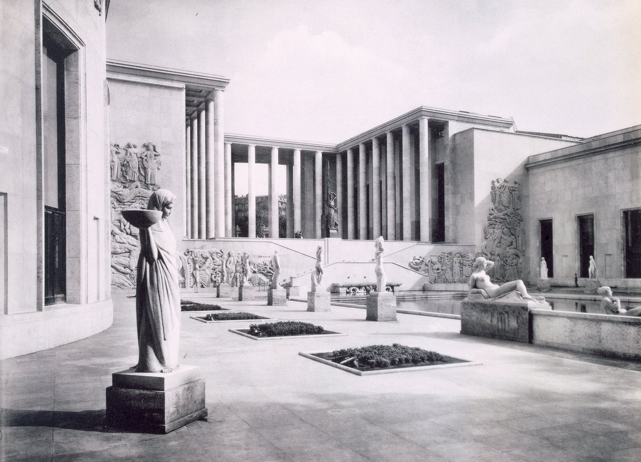Innvendig gårdsplass til Museum of Modern Art ved Paris International Exposition, 1937 av French Photographer