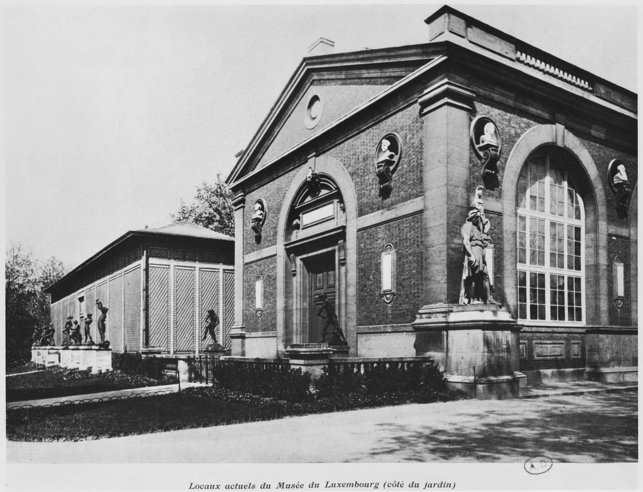 Musée de Luxembourg, Paris, 1910 av French Photographer