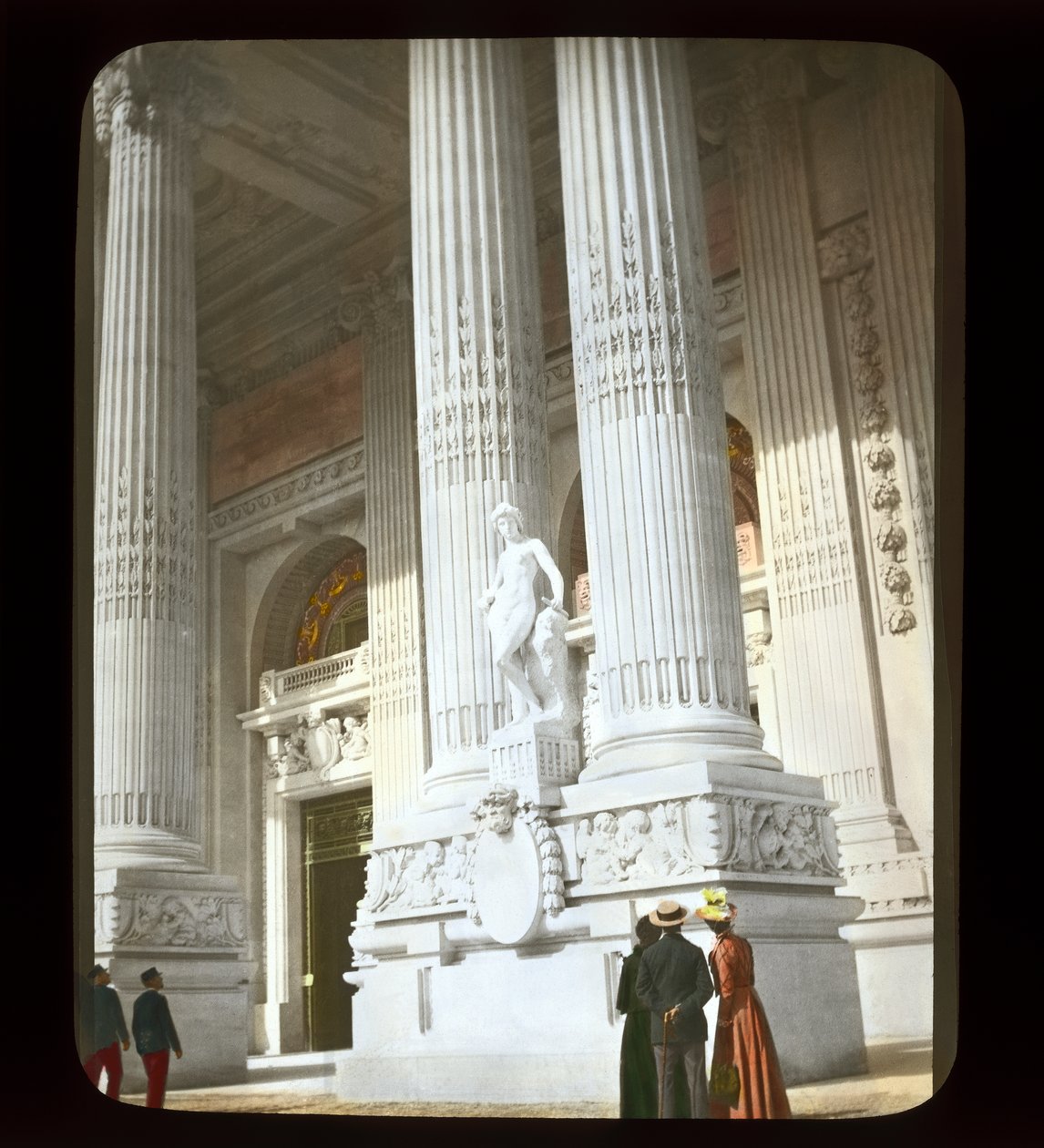 Paris-utstilling: Grand Palais, 1900 (lanternelys) av French Photographer