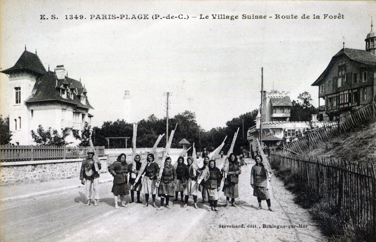 Postkort som viser rekefiskere ved Village Suisse, Paris-Plage, ca. 1910 av French Photographer