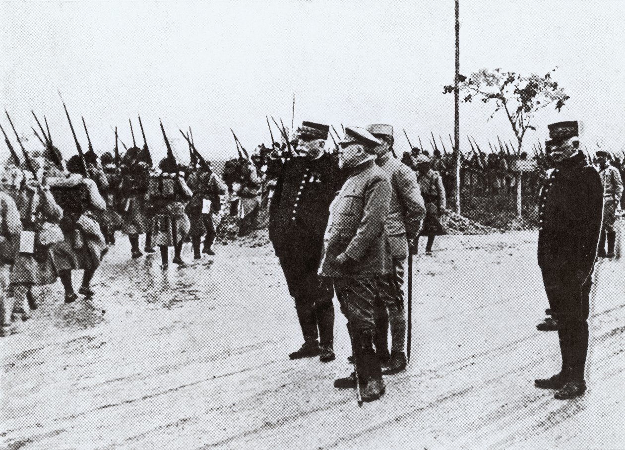 Raymond Poincare (1860-1934) og general Joffre (1852-1931) ved fronten av French Photographer