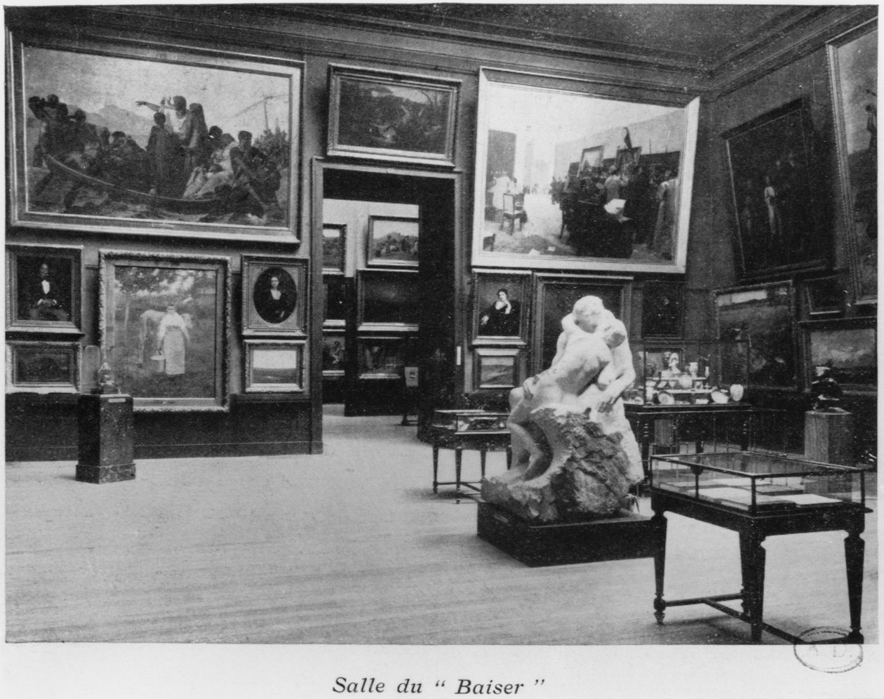 Room of the Kiss av Auguste Rodin, Musée du Luxembourg, Paris, ca. 1910 av French Photographer