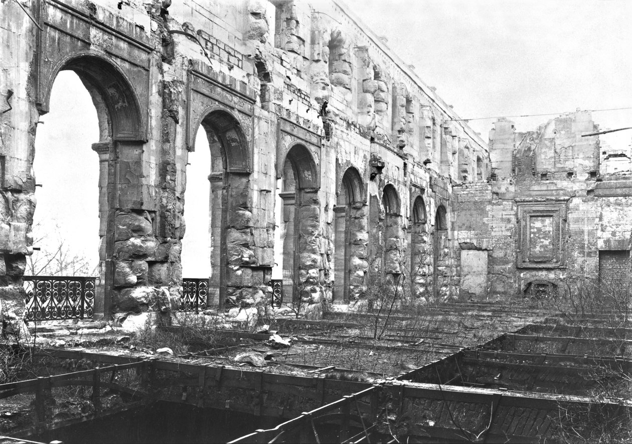 Ruinene av Cour des Comptes under kommunen Paris, 1871 av French Photographer