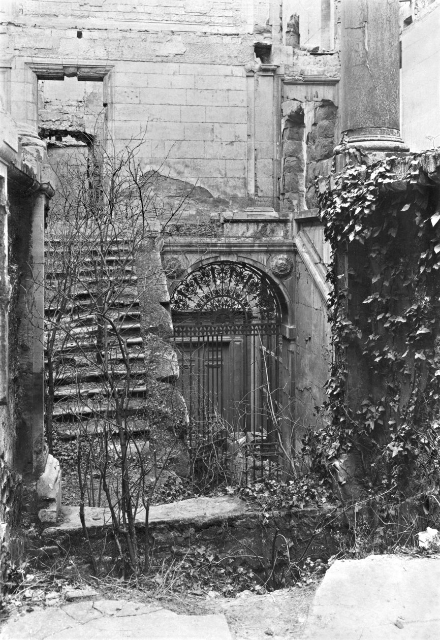 Ruinene av Cour des Comptes under kommunen Paris, 1871 av French Photographer