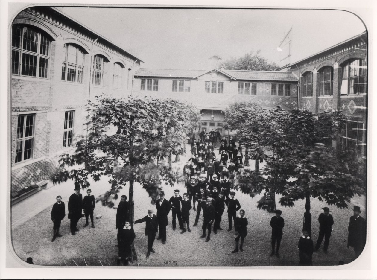 Skole i Alsace, 1883-89 av French Photographer