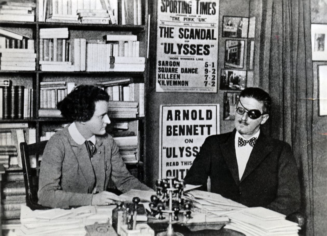 Sylvia Beach og James Joyce, ca. 1922 av French Photographer