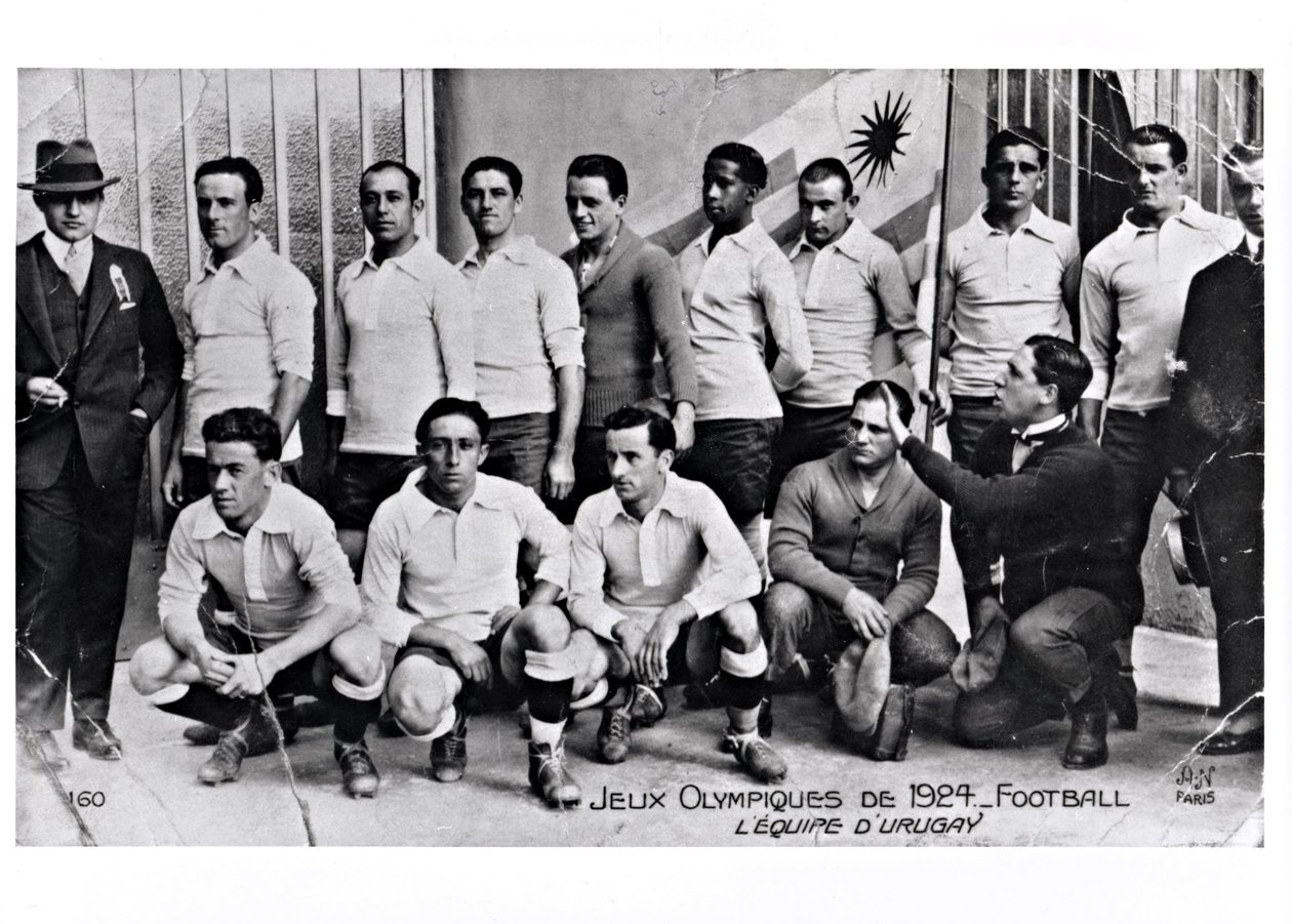 Uruguays fotballag ved de olympiske leker i Paris, 1924 av French Photographer