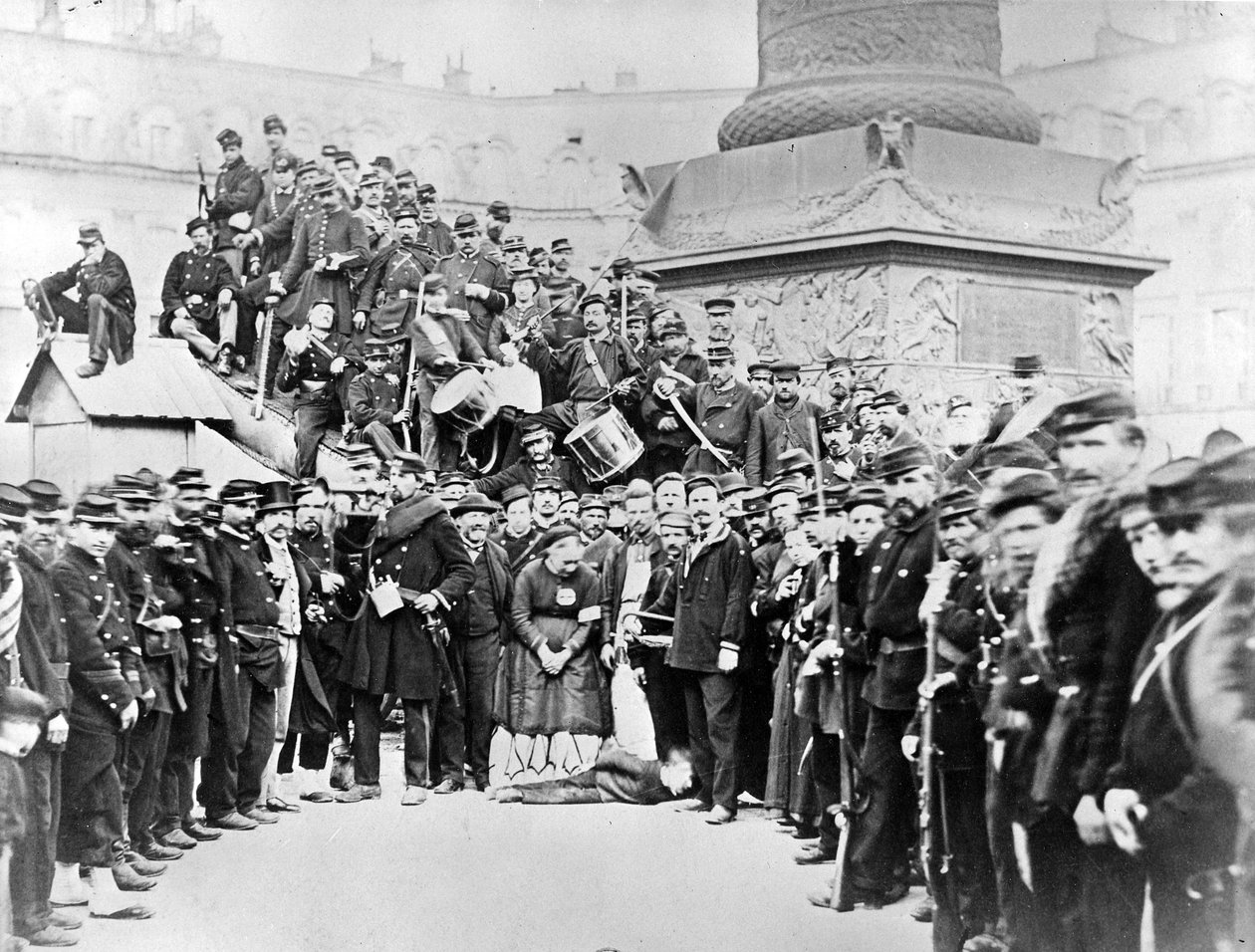 Tropper fra Paris-kommunen på Place Vendôme, 1871 av French Photographer