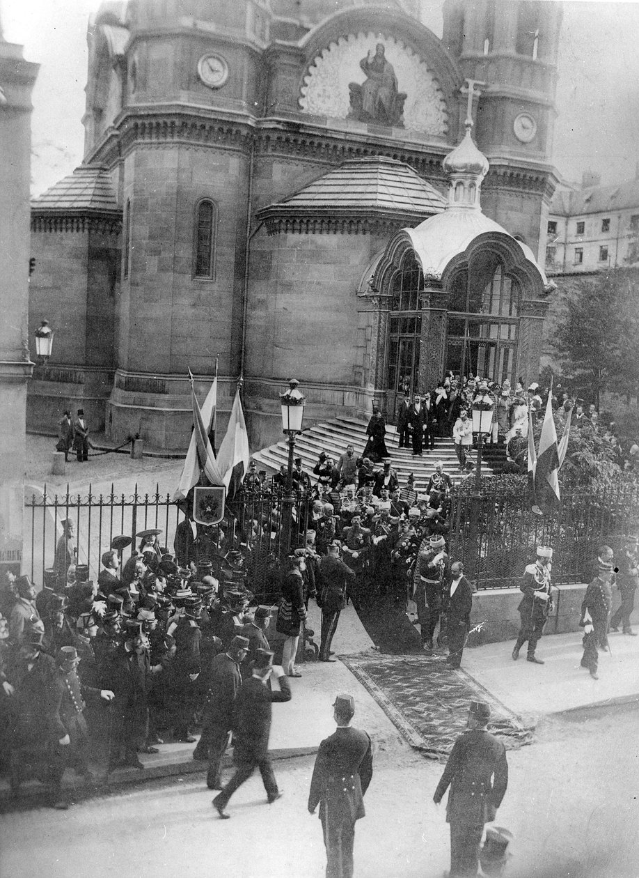 Tsar Nicholas II forlater Saint-Alexandre-Nevsky-katedralen i Paris, 1896 av French Photographer