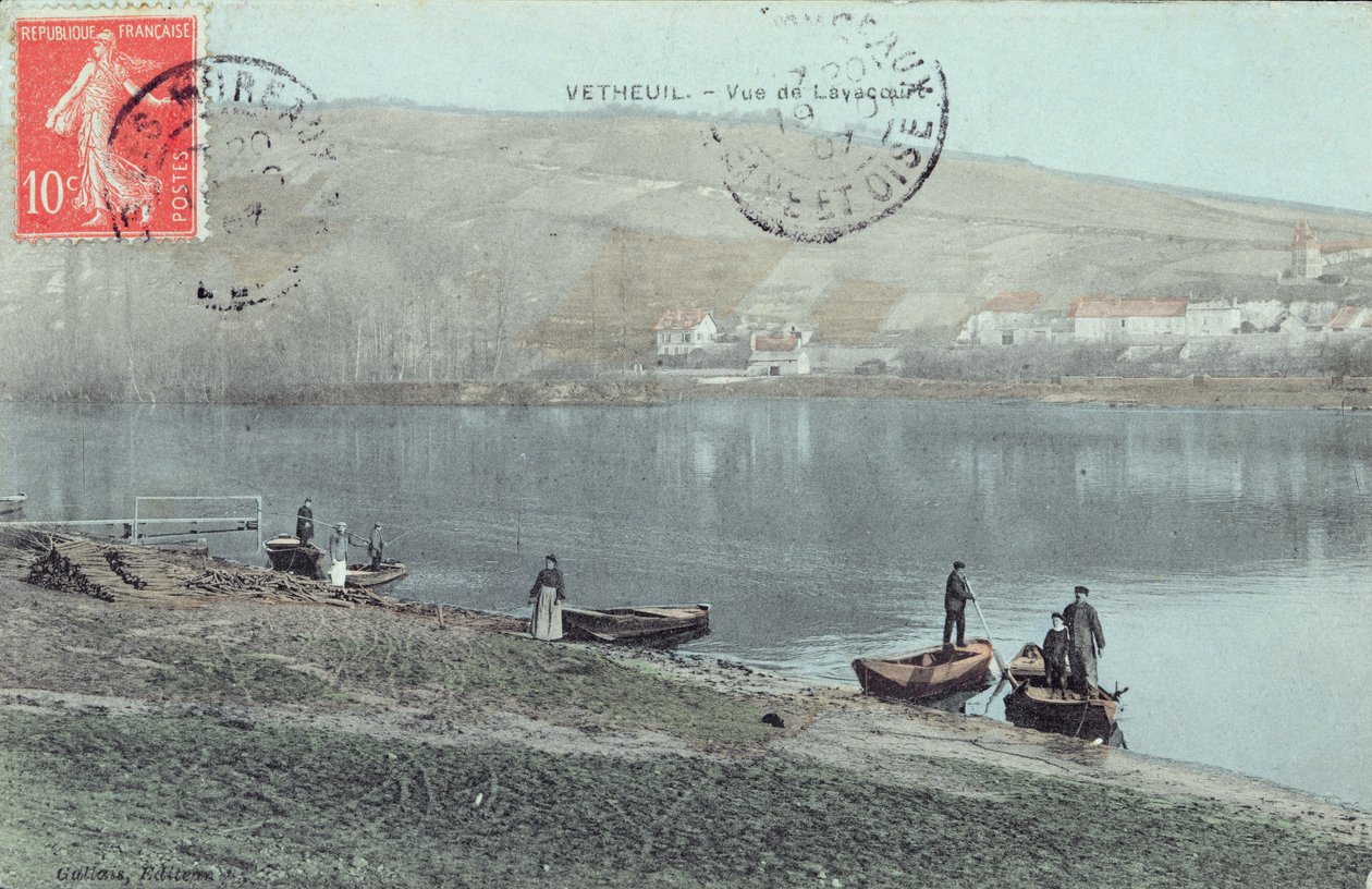 Utsikt over Vetheuil ved bredden av Seinen av French Photographer