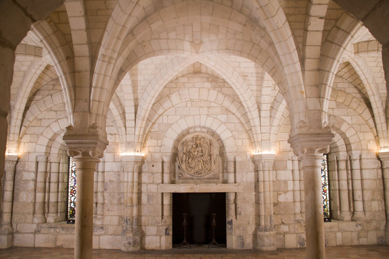 Chapter House, Benedictine Priory of St John, 1150-90 (kalkstein) av French School