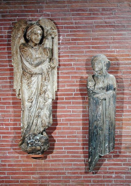 Figurer av kunngjøringen, fra utsiden av Saint-Sernin, Toulouse, ca. 1200 (se også 105642) av French School