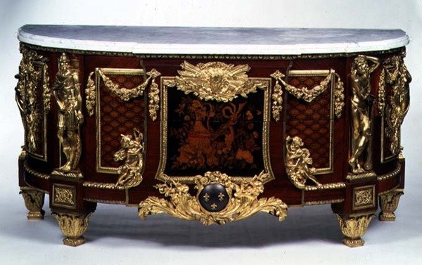 French Regency bombe-kommode med ormolu-fester, 1720 av French School
