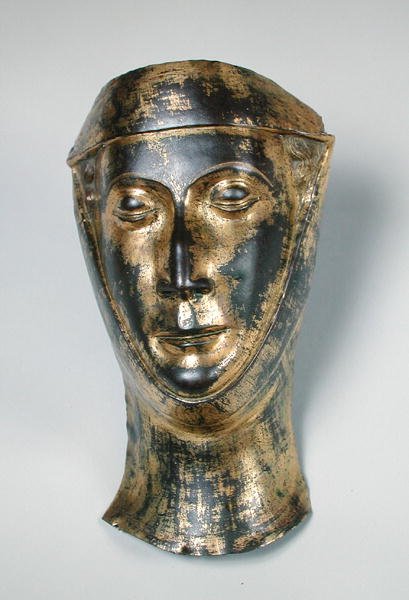 Begravelsesmaske til kona til Herbert Lanier (d.1290) (forgylt kobber) av French School