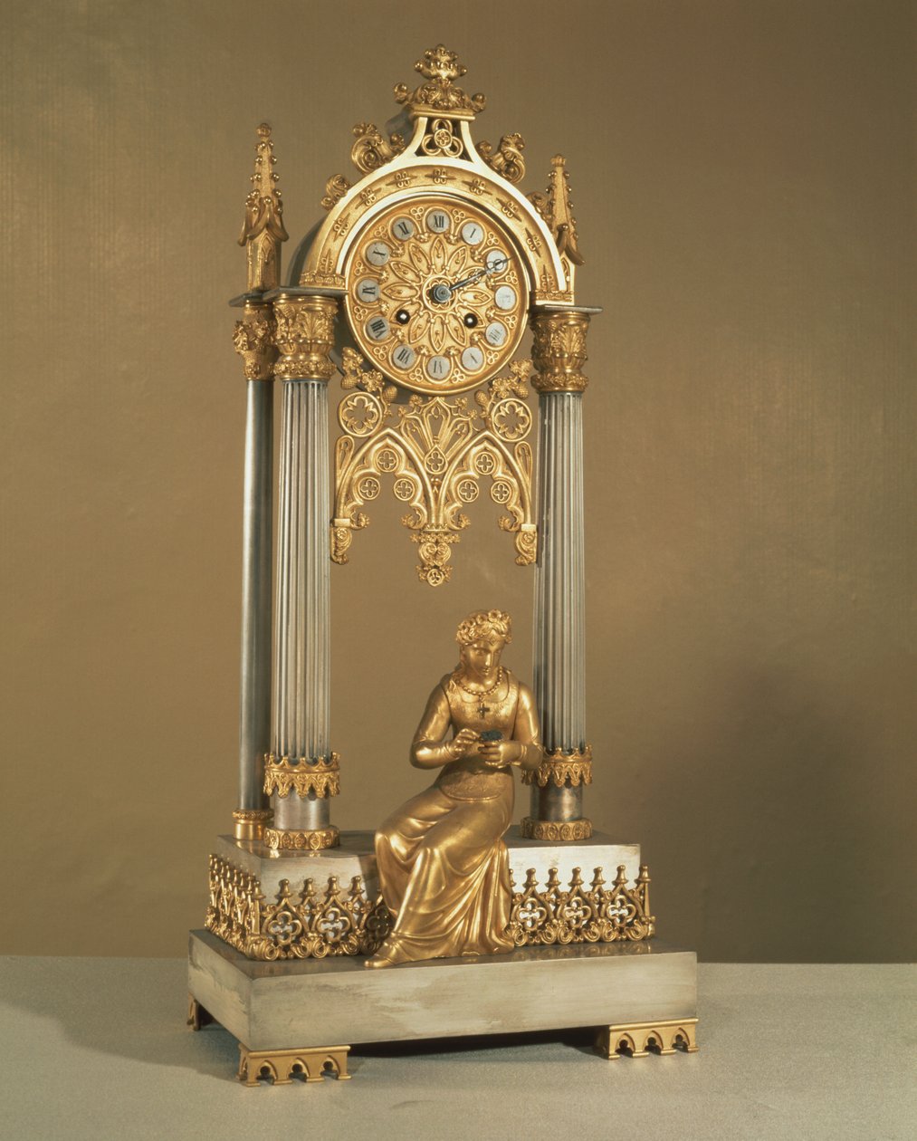 Paris-klokke, ca. 1830 (marmor og ormolu) av French School