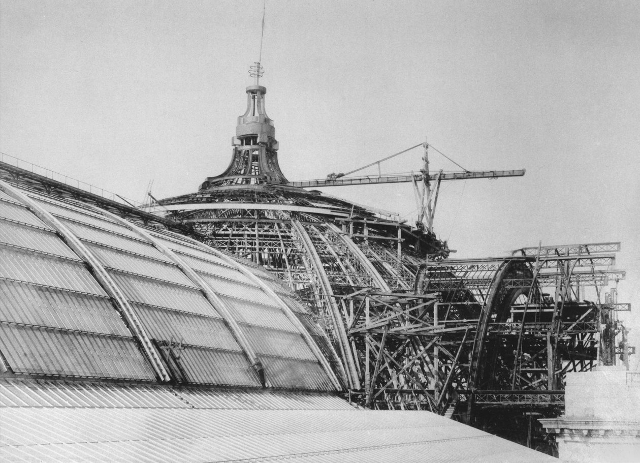 Bygging av kuppelen til Grand Palais, for Exposition Universelle i 1900 av French Photographer