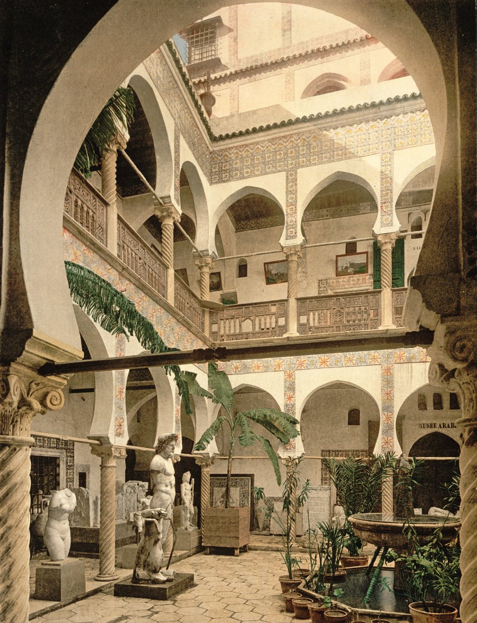 Entrance Hall, Museum of Antiquities, Alger, pub. ca. 1900 av French Photographer