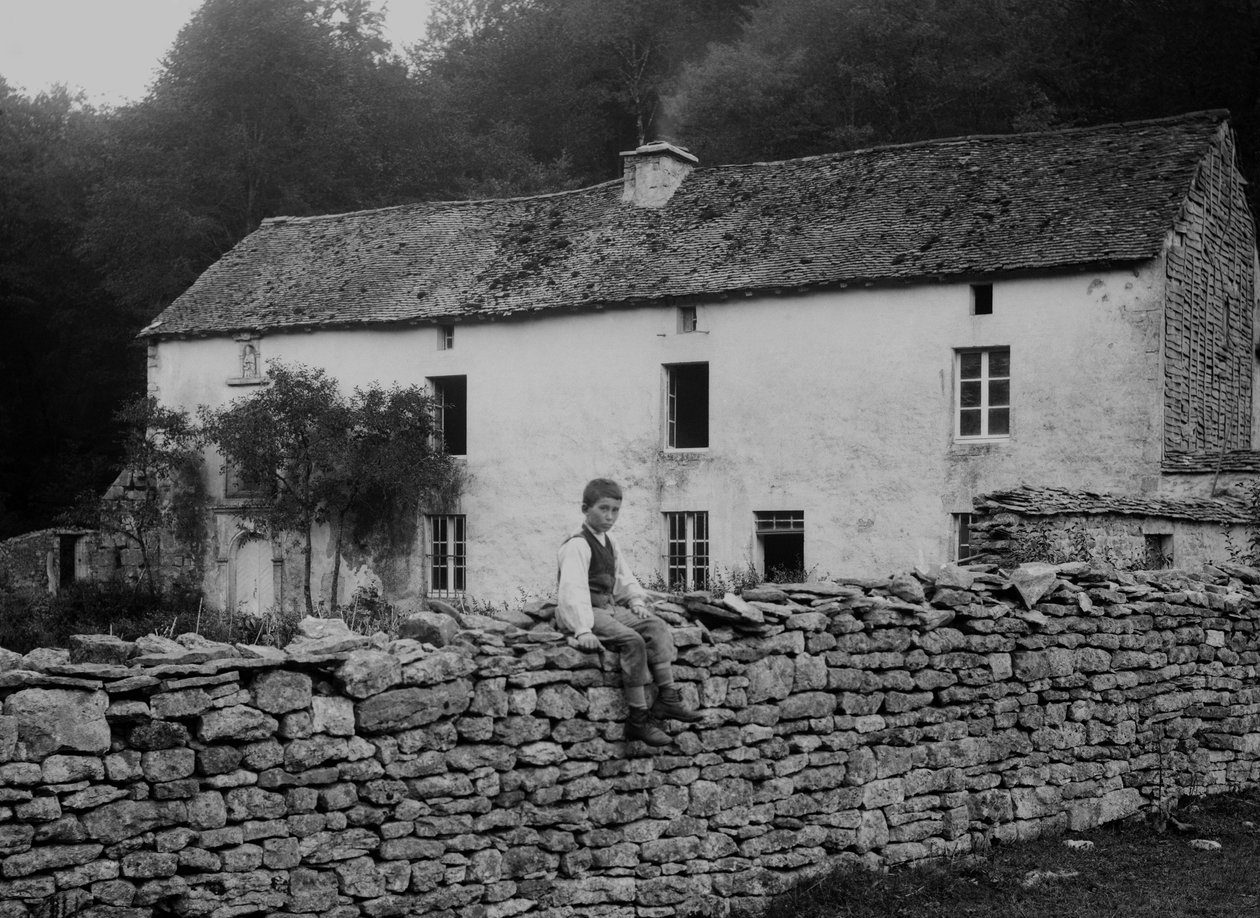 Gård i nærheten av Bourmont en Haute Marne, rundt 1880. av French Photographer