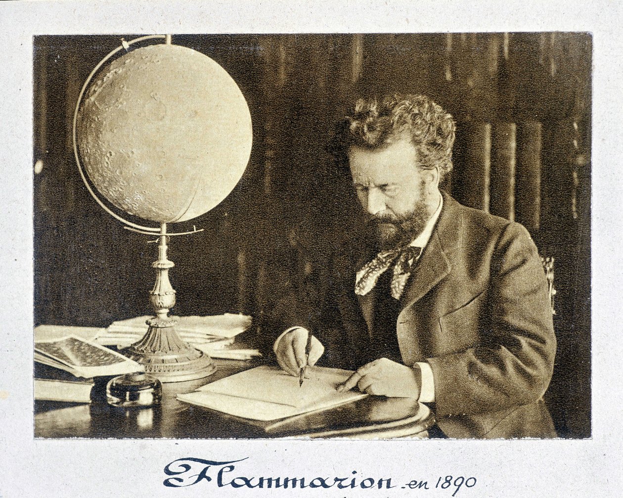 Portrett av Camille Flammmarion (1842 - 1925), fransk astronom - fotografi av French Photographer