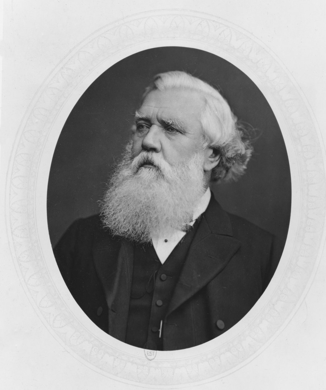 Portrett av Henry Layard, ca. 1880 av French Photographer