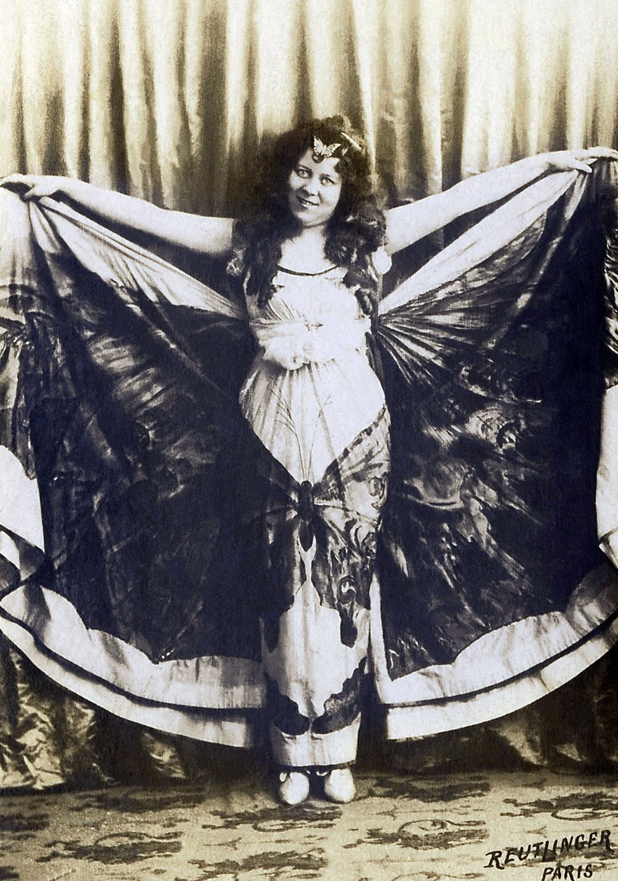 Portrett av Loie Fuller (1862-1928), amerikansk komiker, sanger, danser. av French Photographer