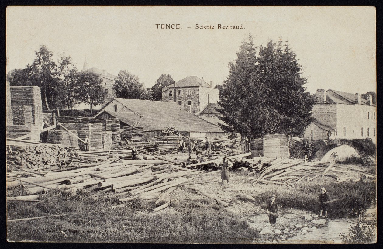 Postkort som viser sagbruket Reviraud i Tence, Haute-Loire, ca. 1900 av French Photographer