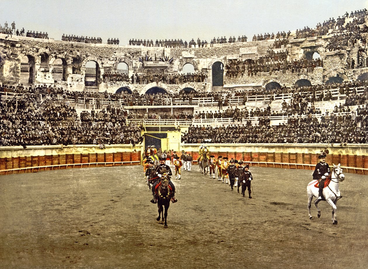 Prosesjon av matadorer ved amfiteateret i Nîmes, 1890-1900 av French Photographer