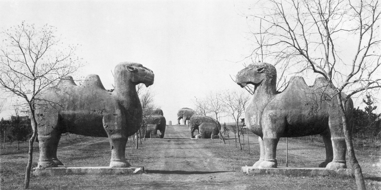Hellig sti til graven til Ming-keiseren Hongwu (1327-98) i Nanjing, Kina av French Photographer