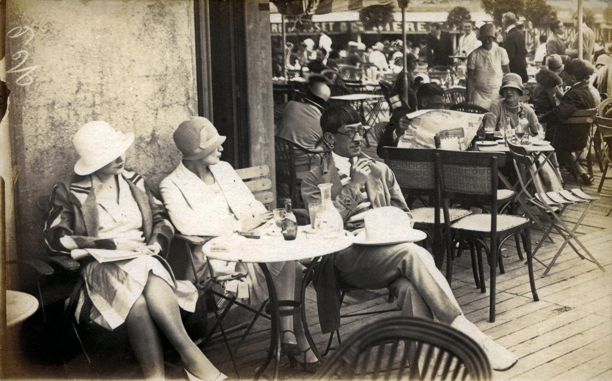 Kunstnernes Paris i den vakre tiden: maleren Tsuguharu-Leonard Foujita av French Photographer