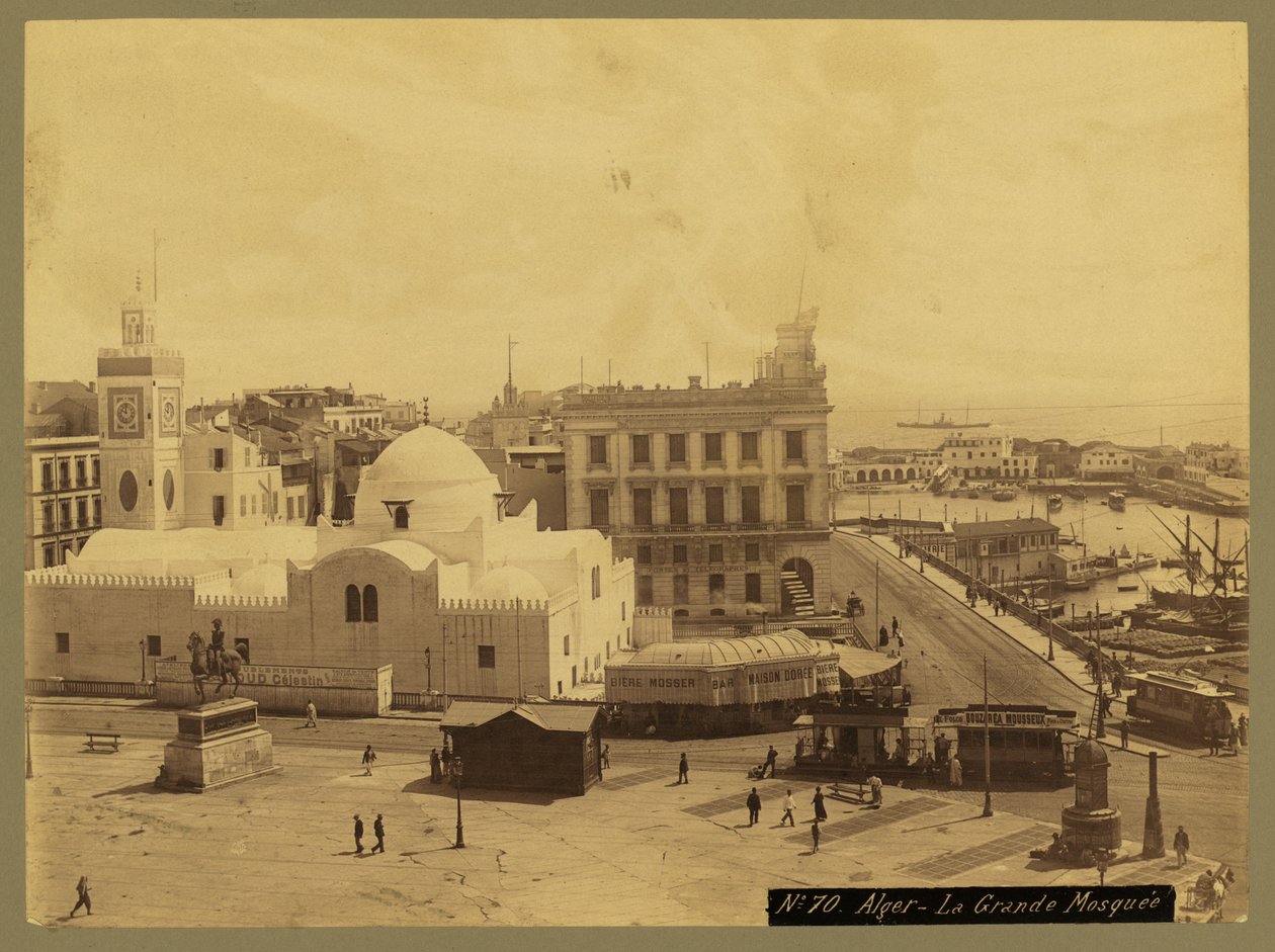 Utsikt over Alger - La Grande Mosquee, ca. 1860-1900 (s/hvitt-bilde) av French Photographer