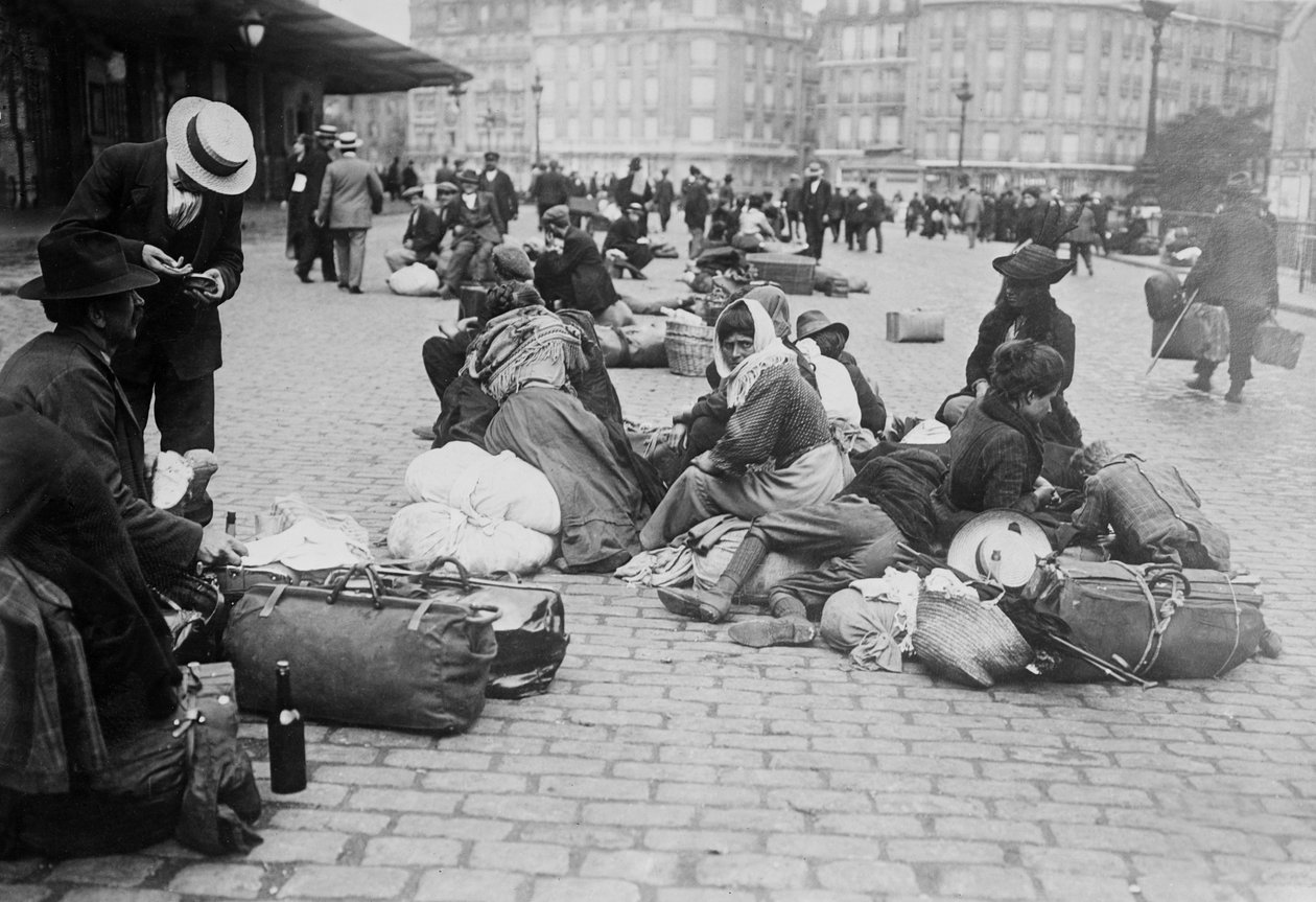 Krigsflyktninger, Gare de Lyon, Paris, 1914 av French Photographer
