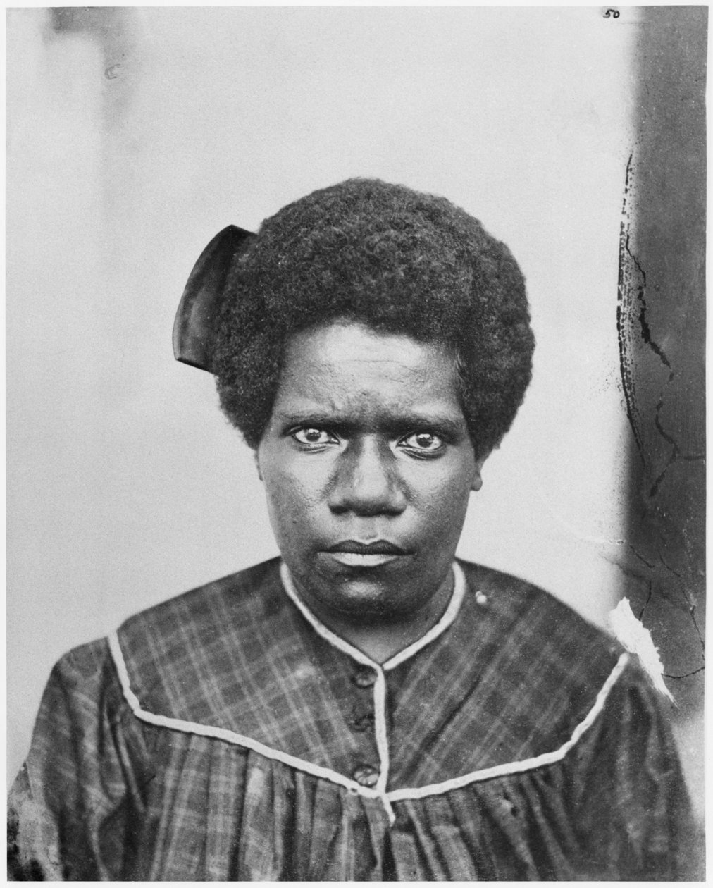Kvinne fra stammen Houailou, Ny-Caledonia, 1870 av French Photographer