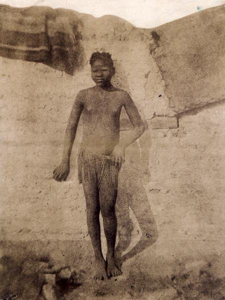 Ung jente fra Darfur, fra 