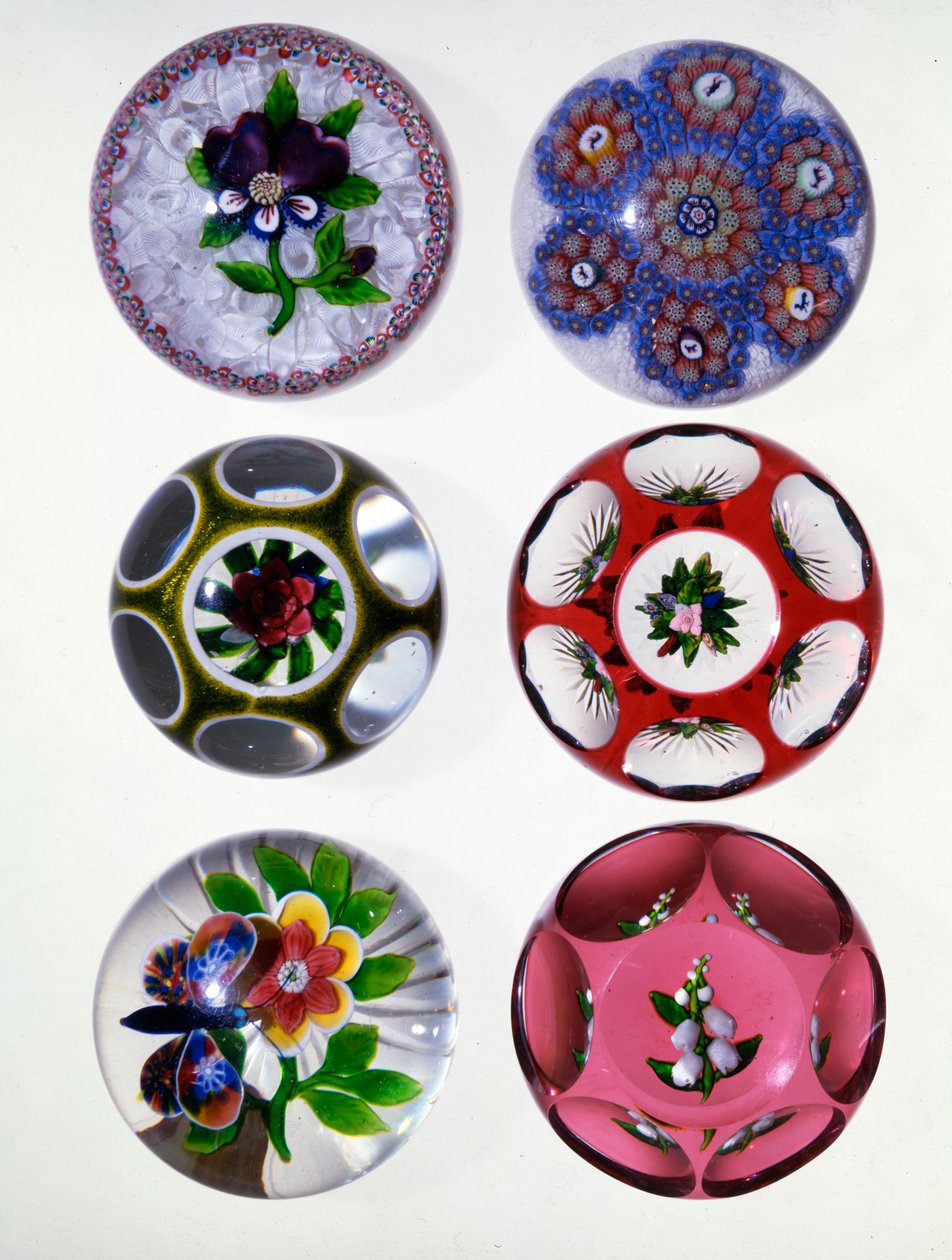 En gruppe St. Louis konsentriske Millefiori-vekter av French School