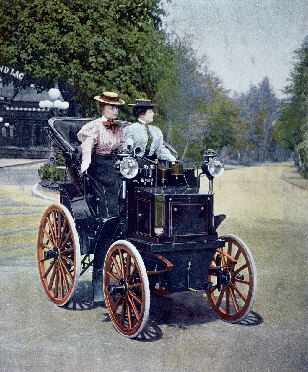En bensindrevet Panhard Levassor Phaeton med starthåndtak, 1896 (farget bw-foto) av French School