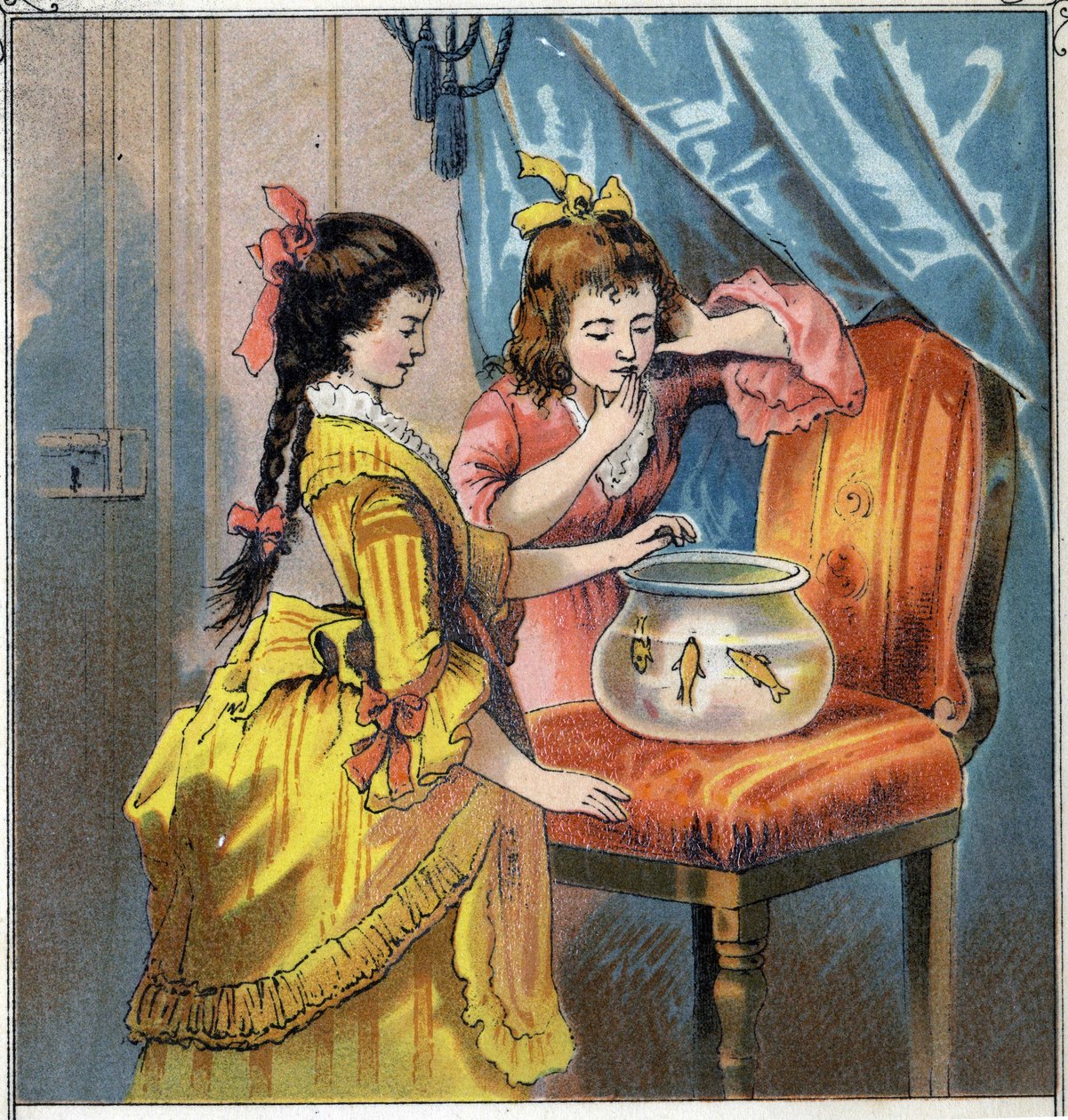 Amelie og Emma har to vakre gullfisker i en krukke. De mater dem på en rutinemessig basis. Kromolitografi fra "" Scenes enfantines""" utg. Guerin - Muller rundt 1885. av French School