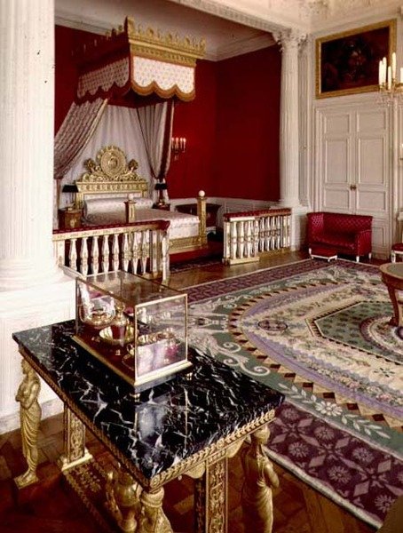 Sengekammer til keiserinne Marie-Louise i Grand Trianon (bilde) av French School